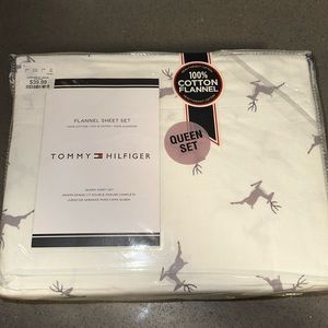 Tommy Hilfiger Queen Flannel Sheet set